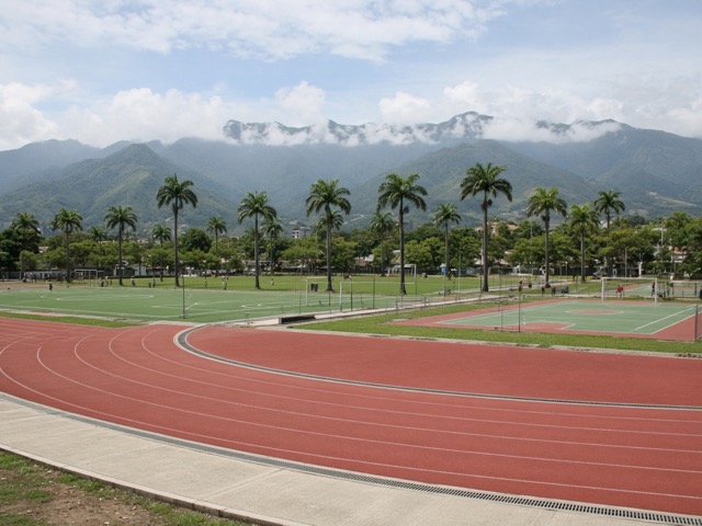 Canchas y pista de la Unidad Deportiva Panamericana en Cali
